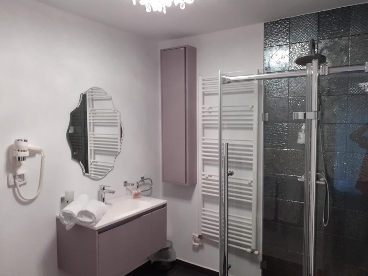 Hotel Salcia Tasnad Zewnętrze zdjęcie