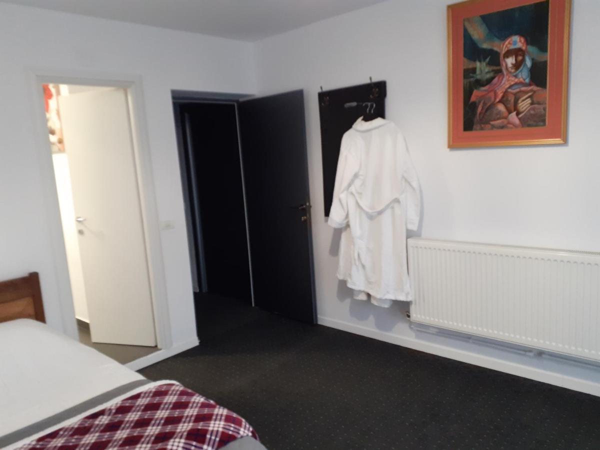 Hotel Salcia Tasnad Zewnętrze zdjęcie
