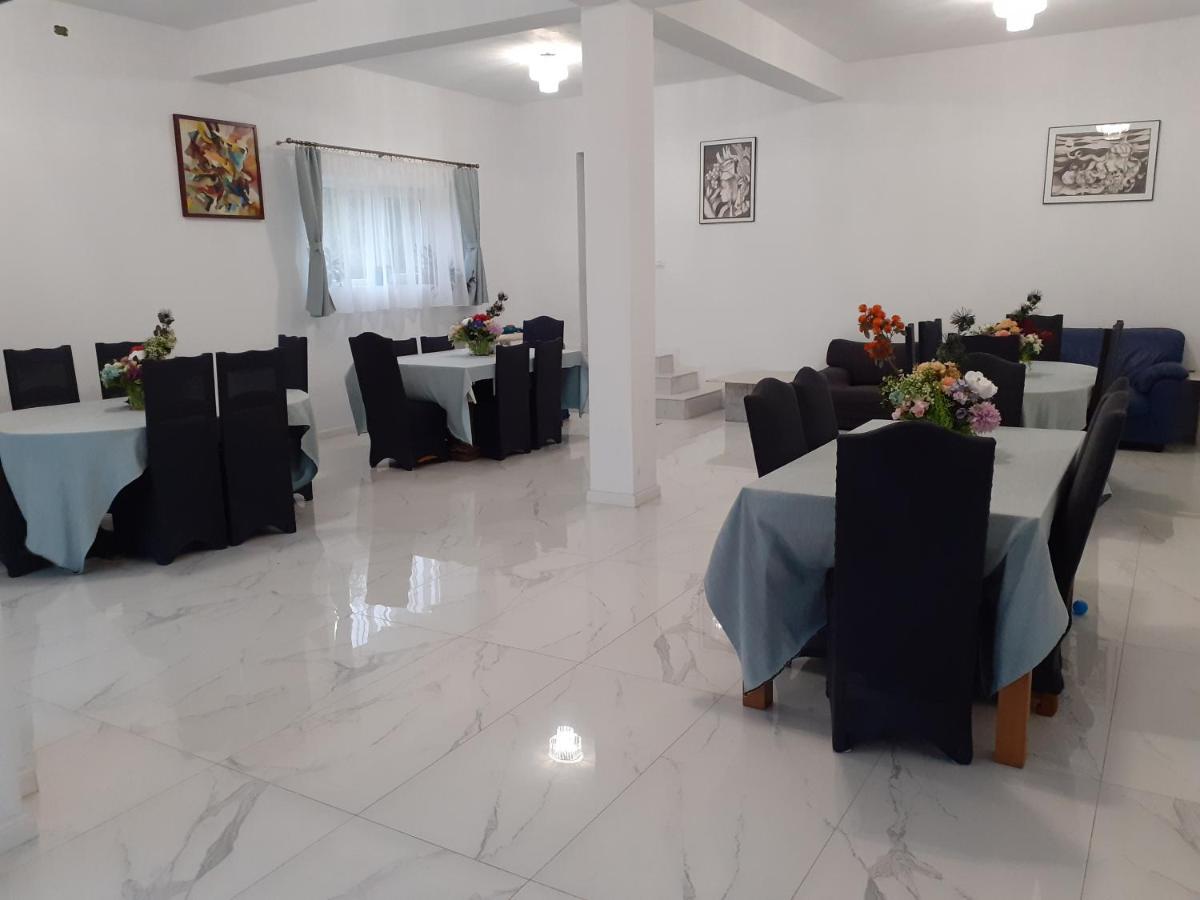Hotel Salcia Tasnad Zewnętrze zdjęcie