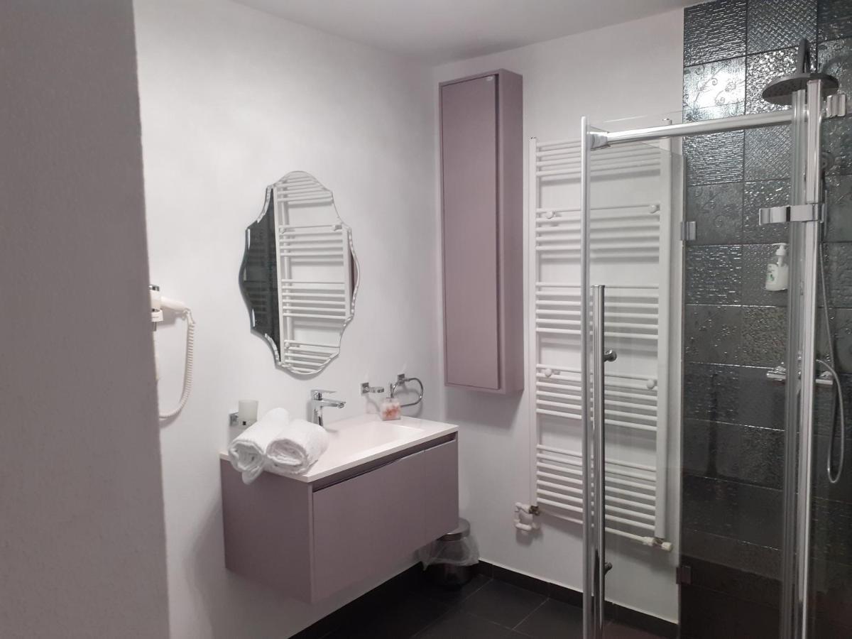 Hotel Salcia Tasnad Zewnętrze zdjęcie