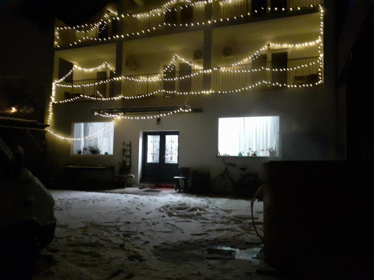 Hotel Salcia Tasnad Zewnętrze zdjęcie